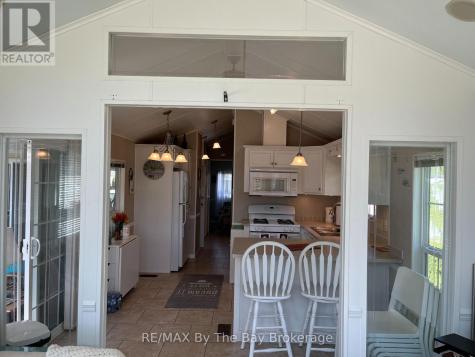 15 Kenora Trail Wasaga Beach ON L9Z 1X7