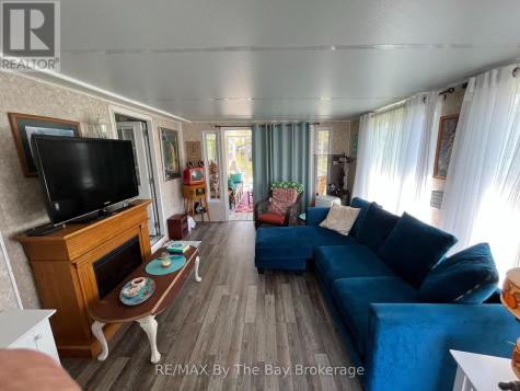 15 Kenora Trail Wasaga Beach ON L9Z 1X7