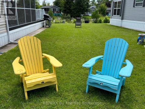 15 Kenora Trail Wasaga Beach ON L9Z 1X7