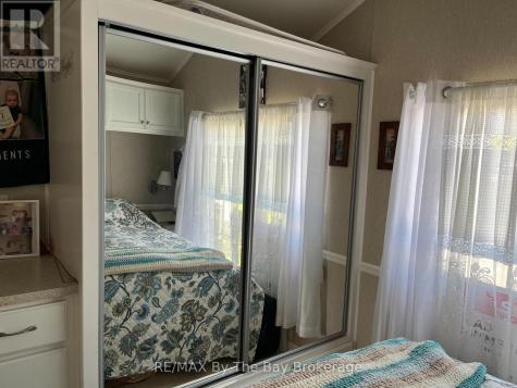15 Kenora Trail Wasaga Beach ON L9Z 1X7
