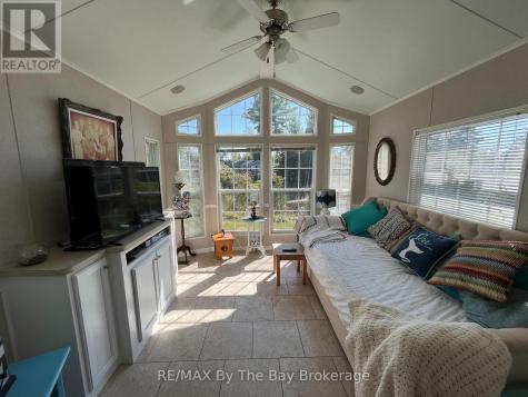 15 Kenora Trail Wasaga Beach ON L9Z 1X7