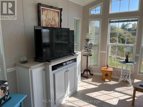 15 Kenora Trail Wasaga Beach ON L9Z 1X7