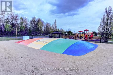 15 Kenora Trail Wasaga Beach ON L9Z 1X7