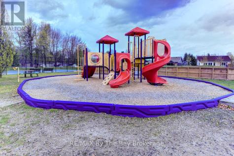 15 Kenora Trail Wasaga Beach ON L9Z 1X7