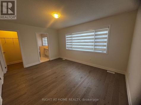 24 Tamworth Terrace Barrie ON L9J 0L5
