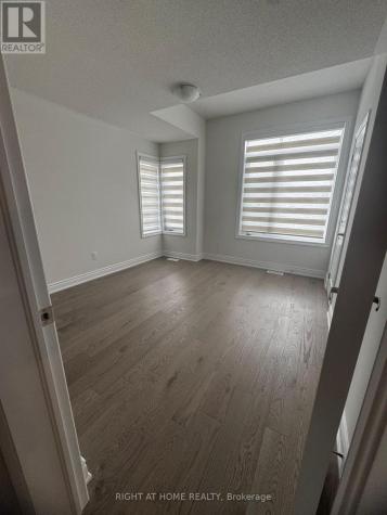 24 Tamworth Terrace Barrie ON L9J 0L5