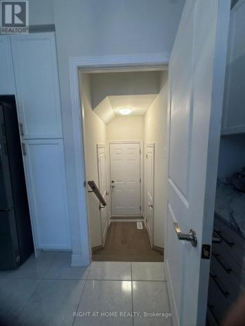 24 Tamworth Terrace Barrie ON L9J 0L5