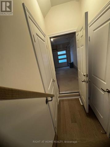 24 Tamworth Terrace Barrie ON L9J 0L5