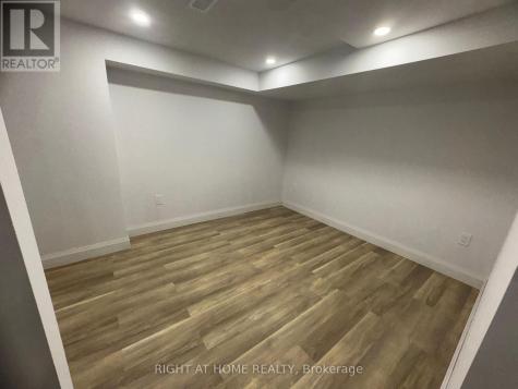 24 Tamworth Terrace Barrie ON L9J 0L5