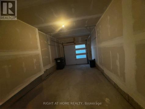 24 Tamworth Terrace Barrie ON L9J 0L5