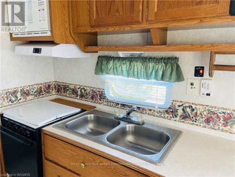 9 Tamarac Road Northern Bruce Peninsula ON N0H 2R0