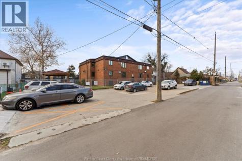 1160 Howard Windsor ON N9A 1S7