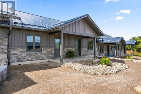 18 Maple Golf Crescent Northern Bruce Peninsula ON N0H 2R0