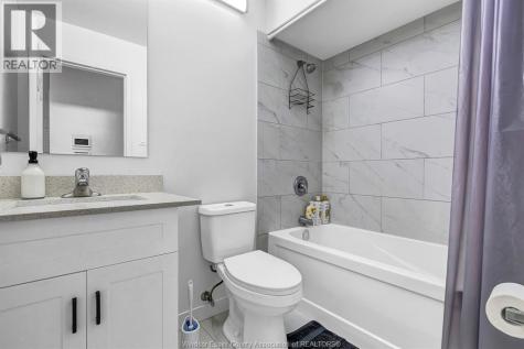 2136 Wyandotte Street West Windsor ON N9B 1J9