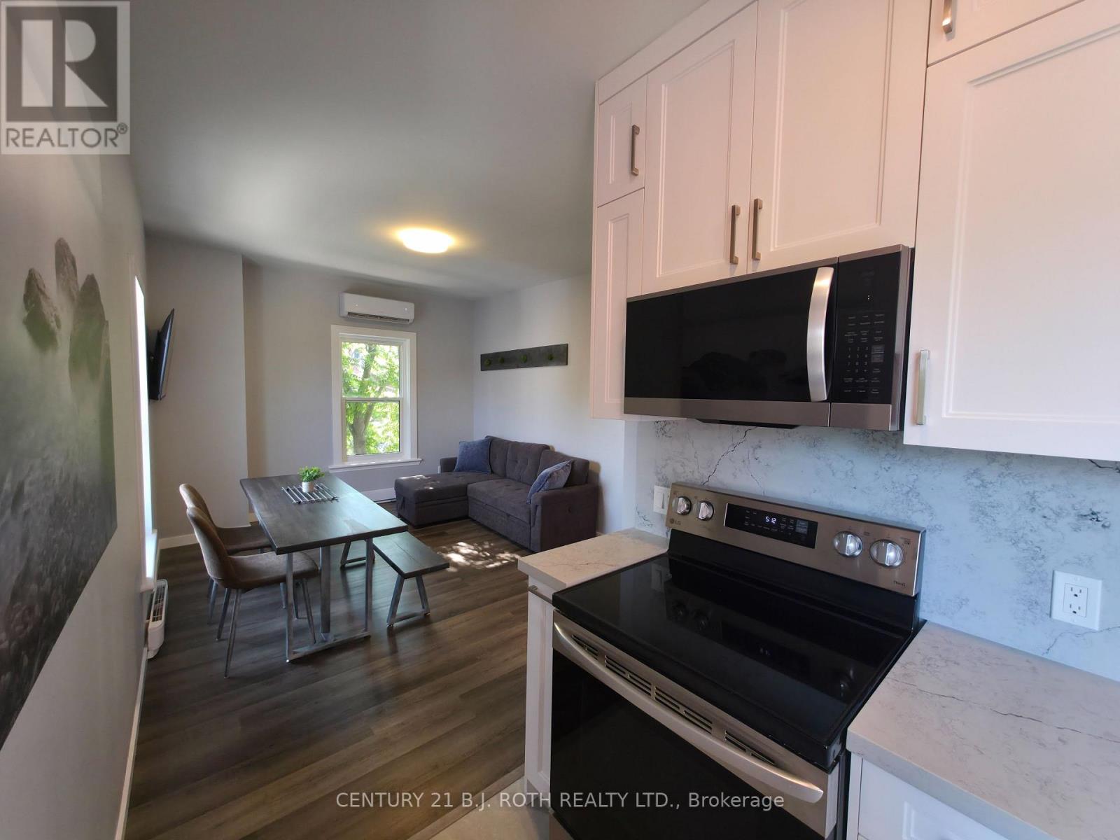 82 Albert Street North Orillia ON L3V 5K5