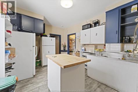 3060 Sandwich Windsor ON N9C 1A4