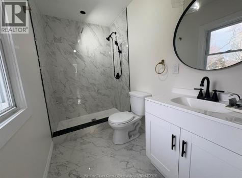 786 Chatham Street East Windsor ON N9A 1Y3