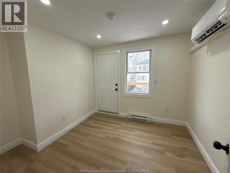786 Chatham Street East Windsor ON N9A 1Y3