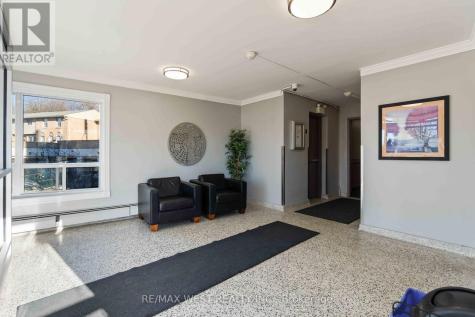 283 Fairway Road North Kitchener ON N2A 2P1