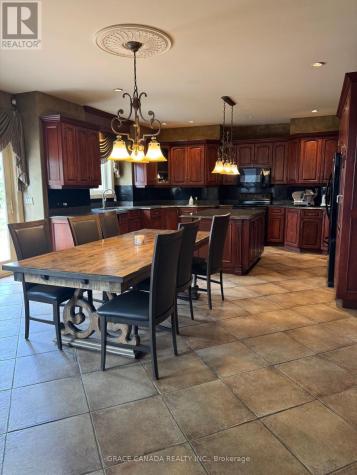 1585 Stoneybrook Crescent Windsor ON N9G 2Z4