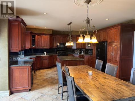 1585 Stoneybrook Crescent Windsor ON N9G 2Z4