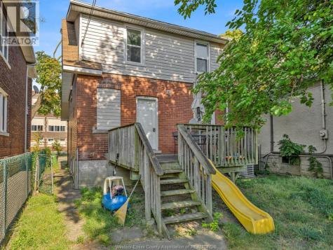 527 Mcewan Windsor ON N9B 2E7