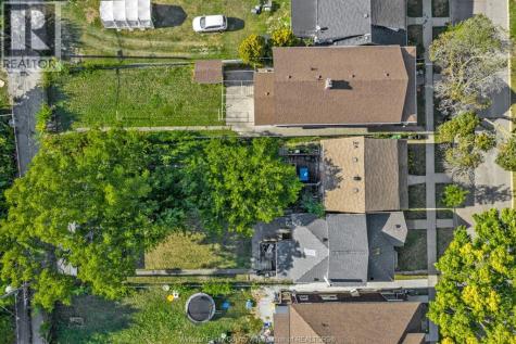 527 Mcewan Windsor ON N9B 2E7