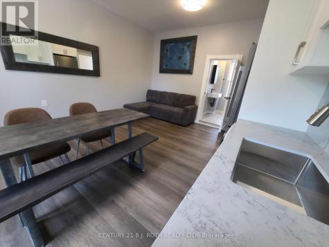 82 Albert Street North Orillia ON L3V 5K5