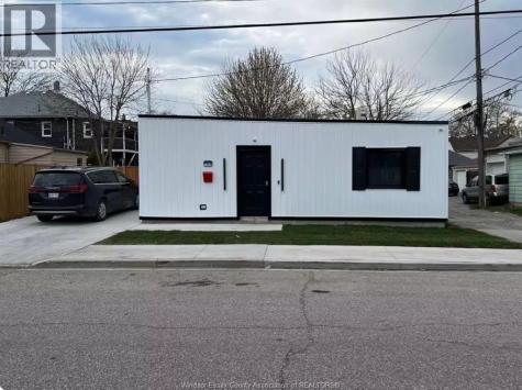 1240 Cataraqui Street Windsor ON N9A 2K5