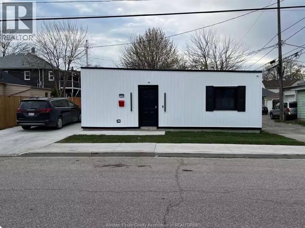 1240 Cataraqui Street Windsor ON N9A 2K5