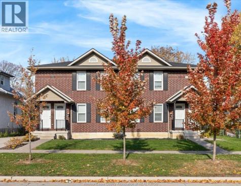 528 Chippawa Windsor ON N9C 2W3