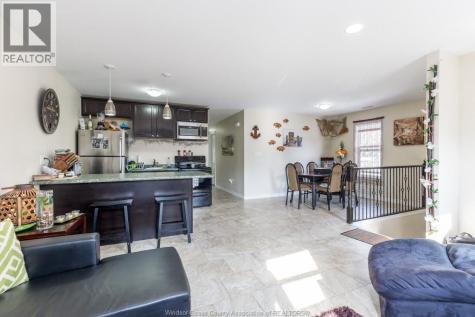528 Chippawa Windsor ON N9C 2W3