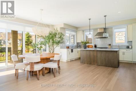 101 Stoneleigh Drive Blue Mountains ON L9Y 4P5