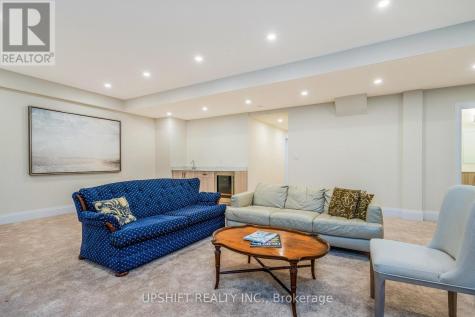 101 Stoneleigh Drive Blue Mountains ON L9Y 4P5