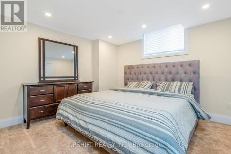 101 Stoneleigh Drive Blue Mountains ON L9Y 4P5