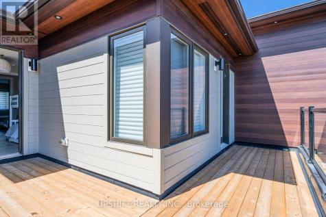 101 Stoneleigh Drive Blue Mountains ON L9Y 4P5