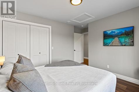 18 Maple Golf Crescent Northern Bruce Peninsula ON N0H 2R0