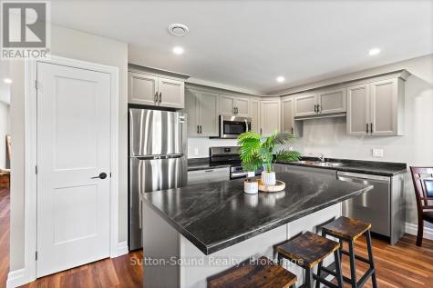 18 Maple Golf Crescent Northern Bruce Peninsula ON N0H 2R0
