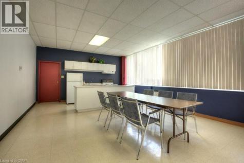 3227 King Street East Kitchener ON N2A 3Z9