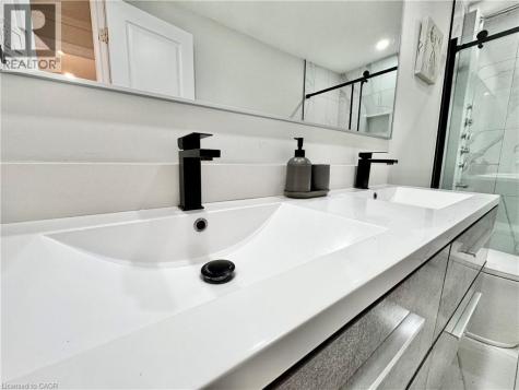 138 Jansen Avenue Kitchener ON N2A 2L7