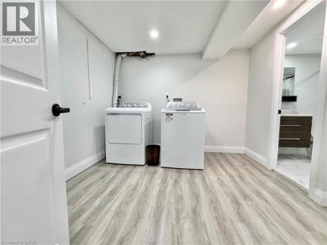 138 Jansen Avenue Kitchener ON N2A 2L7
