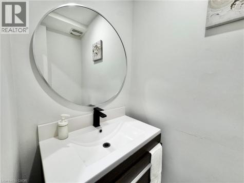 138 Jansen Avenue Kitchener ON N2A 2L7