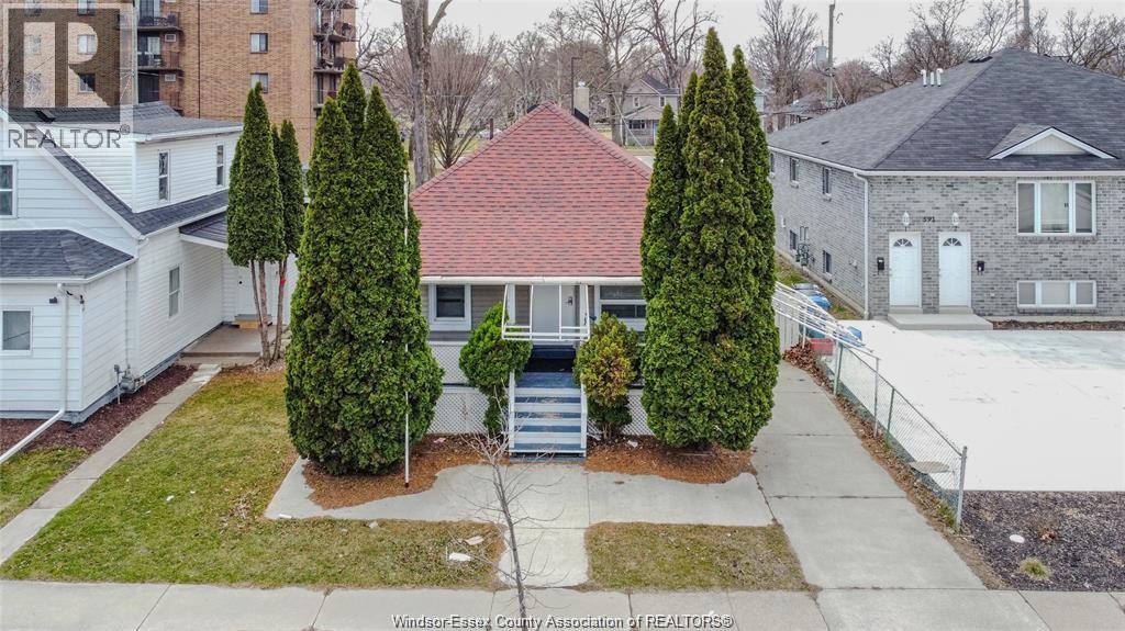 609 St. Joseph Windsor ON N9C 3H3