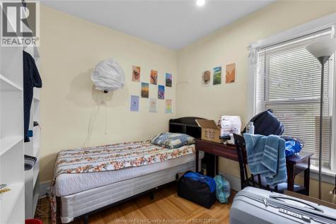 609 St. Joseph Windsor ON N9C 3H3