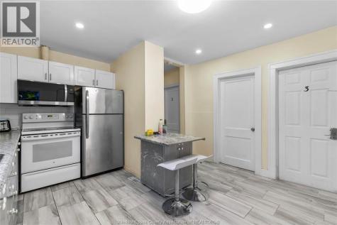 609 St. Joseph Windsor ON N9C 3H3