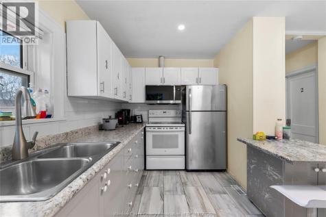 609 St. Joseph Windsor ON N9C 3H3