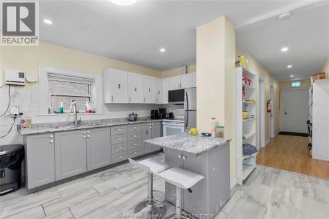 609 St. Joseph Windsor ON N9C 3H3
