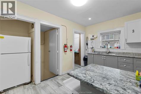 609 St. Joseph Windsor ON N9C 3H3