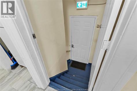 609 St. Joseph Windsor ON N9C 3H3