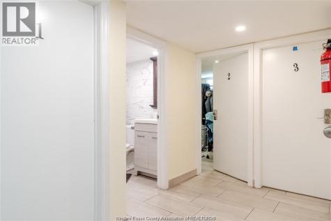 609 St. Joseph Windsor ON N9C 3H3